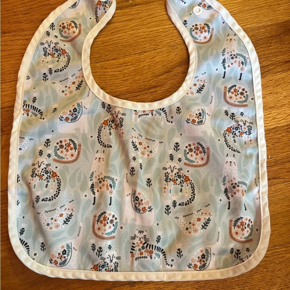 🔥5 FOR $25🔥 Texas Tushies Animal Adventure Baby Bib